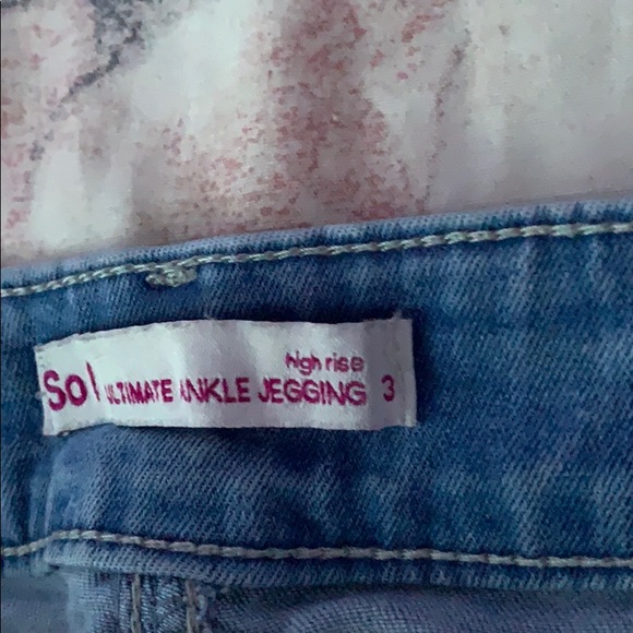 Jeans - Picture 3 of 3